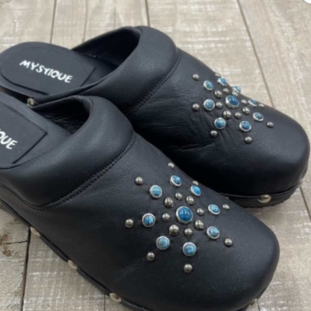 Mystique Clog New size 9